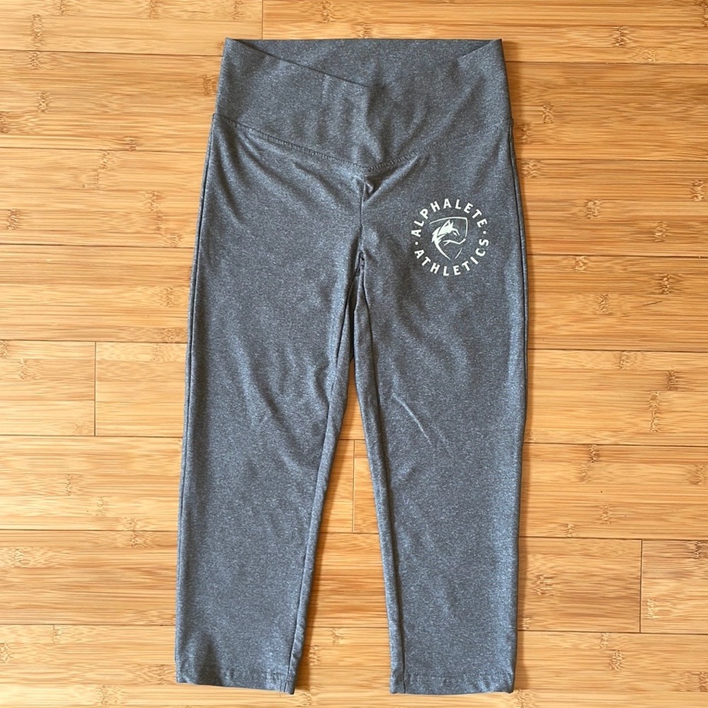 Alphalete Crossover Cropped Leggings